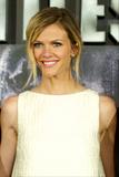 th_67046_Brooklyn_Decker_Battleship_Photocall_in_Madrid_March_30_2012_042_122_169lo.jpg