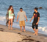 th_42096_Selena_Gomez_at_Ashley_Tisdales_27th_Birthday_Party_on_the_Beach_in_Malibu_July_2_2012_026_122_188lo.jpg