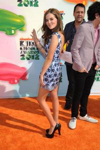 http://img133.imagevenue.com/loc229/th_335821536_CFF_Zoey_Deutch_Nickelodeons_25th_Annual_Kids_Choice_Awards_In_LA_March_31_2012_011_122_229lo.jpg