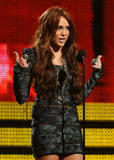 th_59853_miley_cyrus_1_tikipeter_celebritycity_027_123_405lo.jpg