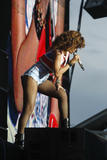 th_42253_celebrity_paradise.com_Rihanna_V_Festivall_039_122_432lo.jpg