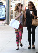 th_657248415_EmmaRoberts07062012EatingIceCreaminBeverlyHills31_122_442lo.jpg