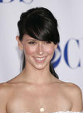 th_40502_Jennifer_Love_Hewitt_CBS_2006_Summer_TCA_Party_42_464lo.jpg