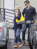 th_64582_celebrity_paradise.com_TheElder_ReeseWitherspoon2012_03_31_StepOutInLA2_122_564lo.jpg