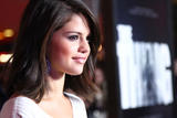 th_21655_celebrity_paradise.com_TheElder_SelenaGomez19_122_57lo.jpg