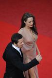 th_47844_Celebutopia-Angelina_Jolie-Inglourious_Basterds_premiere-74_122_614lo.jpg