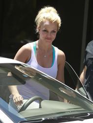 -Britney-Spears-At-A-Dance-Studio-In-Westlake%2C-June-7-2013-c1e6abjiuq.jpg