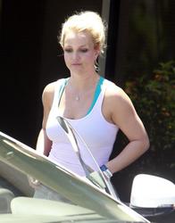 -Britney-Spears-At-A-Dance-Studio-In-Westlake%2C-June-7-2013-c1e6abc5xv.jpg